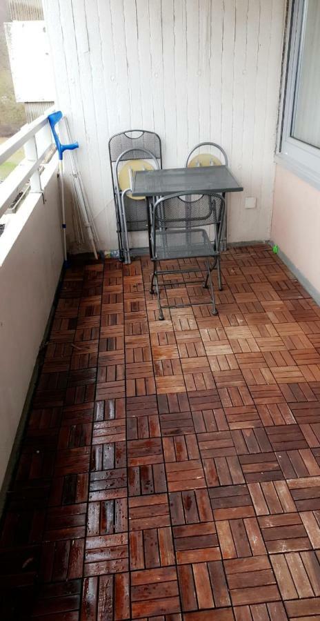 Sehr Schoene Drei Zimmer Deluex Wohnung In Sindelfingen Esterno foto