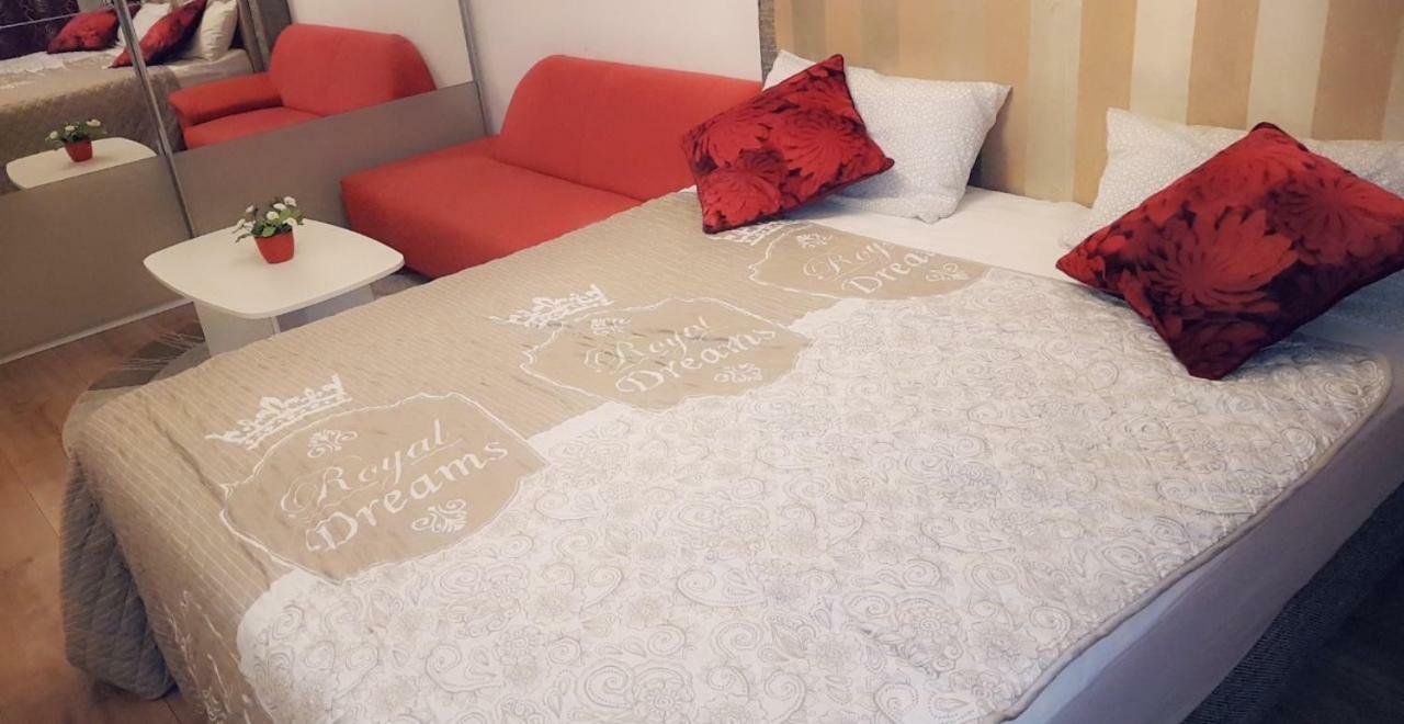 Sehr Schoene Drei Zimmer Deluex Wohnung In Sindelfingen Esterno foto